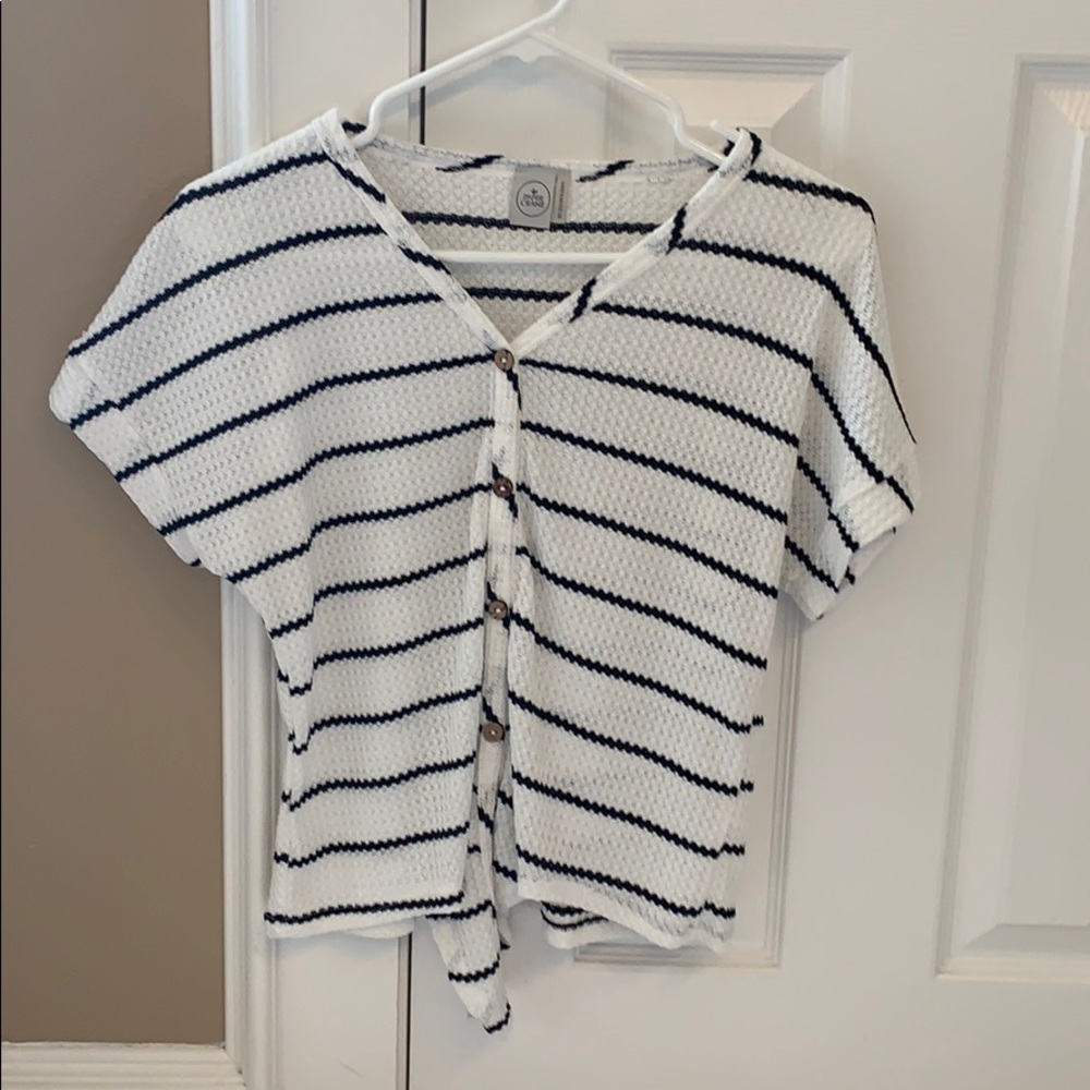Paper Crain  tie front shirt